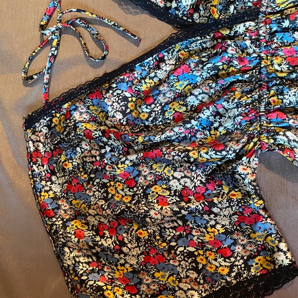 Silky Colorful Blouse with Black Lace - Picture 2 of 2
